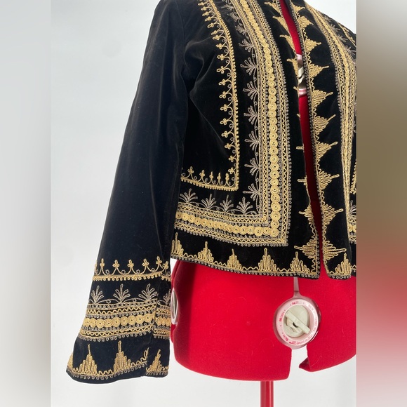 Vintage Tahsin Safadi Boutique Black Velvet Embroidered Flared Sleeve Jacket - Picture 8 of 16